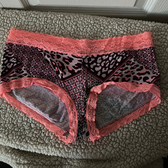 New Victoria Secret Shortie - Minishort (Medium) - Picture 1 of 3